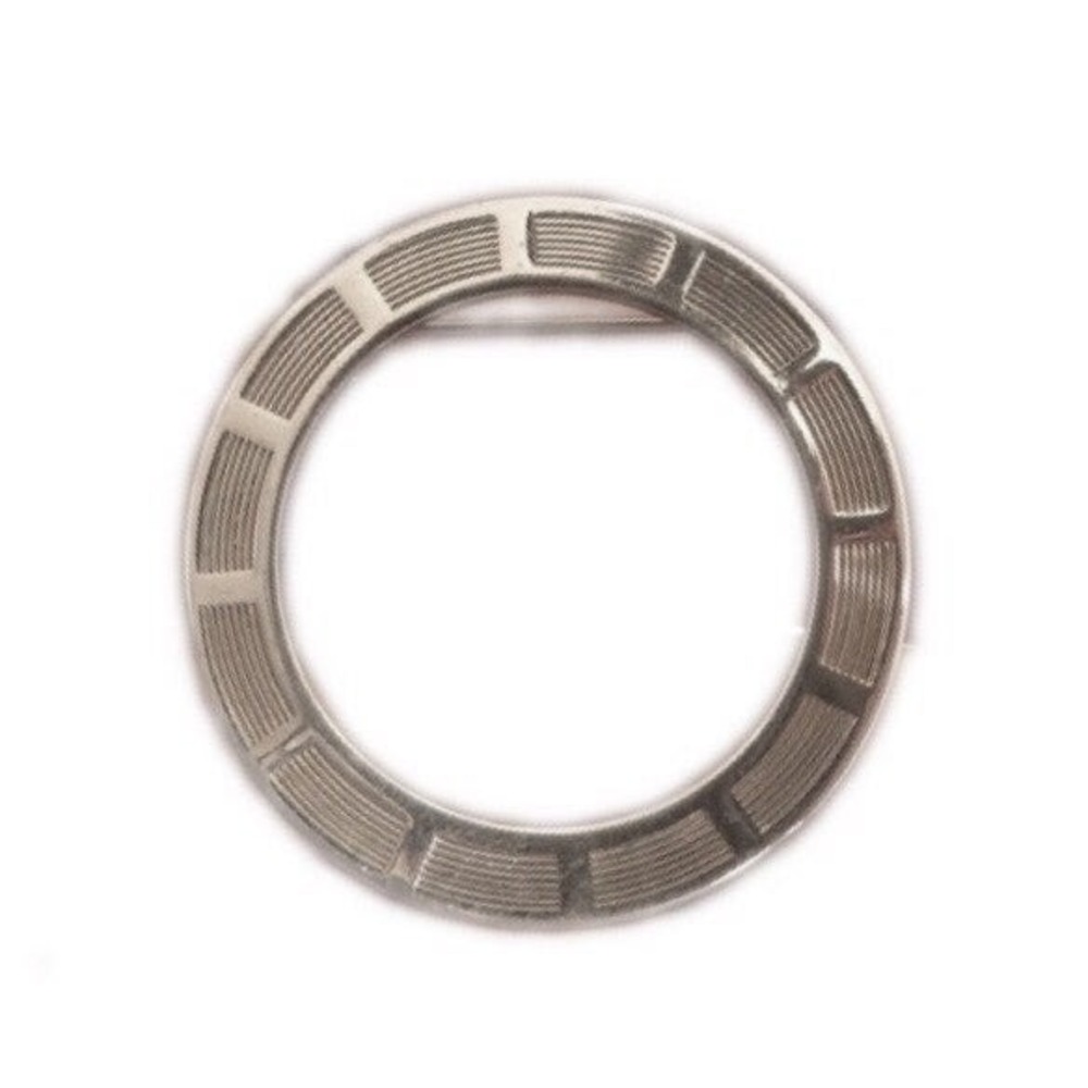 Vintage Silver‎ Toned Simple Wreath Pin